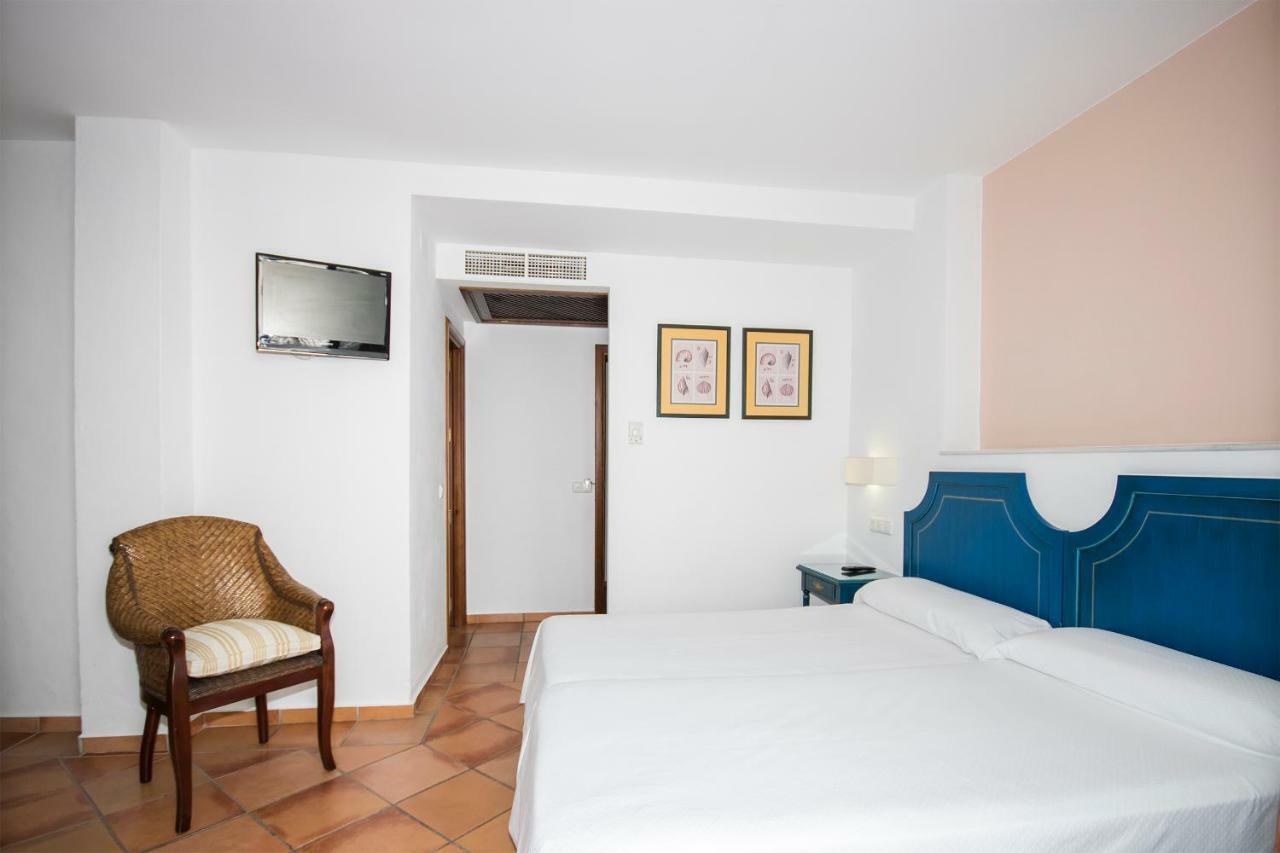 Hostal Dona Lola Marina Zahara de los Atunes Bagian luar foto