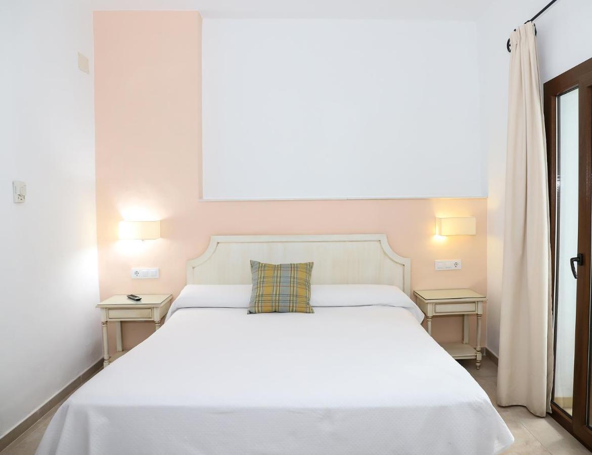 Hostal Dona Lola Marina Zahara de los Atunes Bagian luar foto