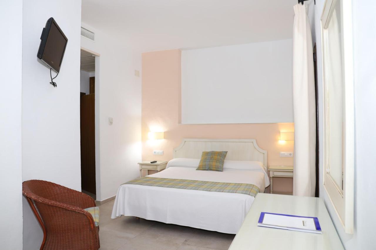 Hostal Dona Lola Marina Zahara de los Atunes Bagian luar foto