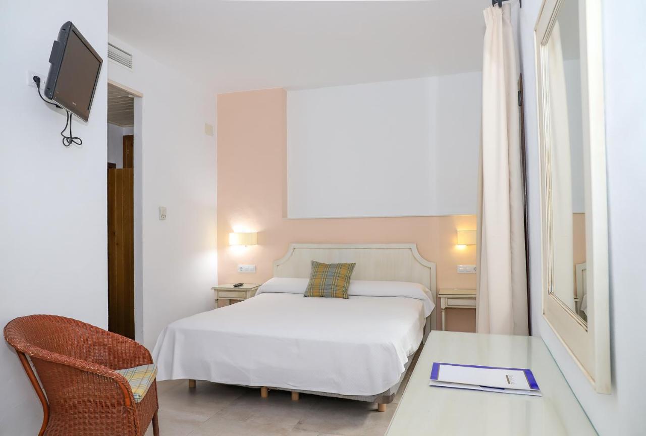 Hostal Dona Lola Marina Zahara de los Atunes Bagian luar foto